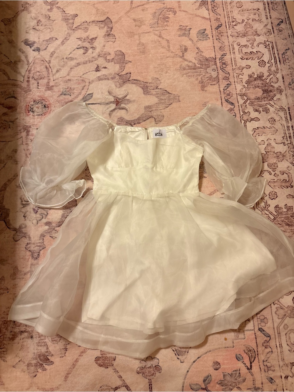 Women’s/juniors Ivory Organza Puff Sleeve Dress